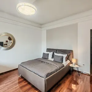 synagogue-panorama-luxury-apartment.inbudapesthotels.com/
